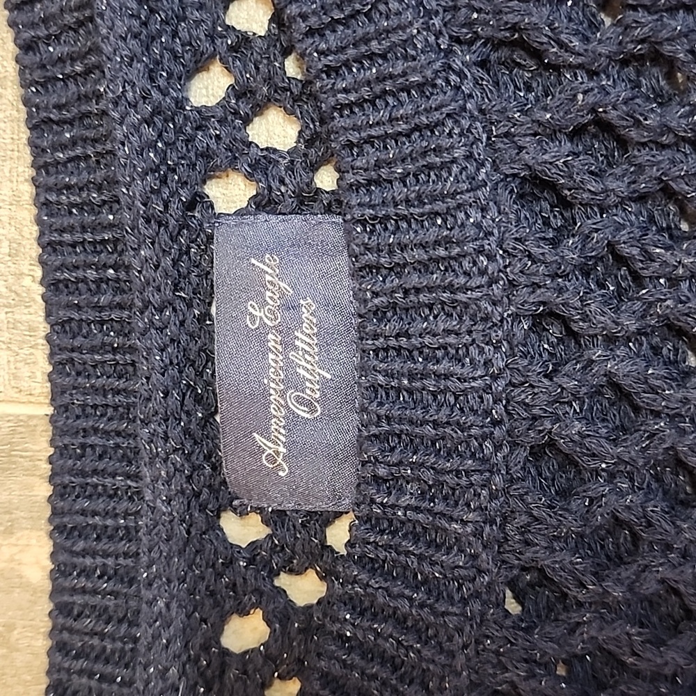 American Eagle brand sweater - Picture 7 of 9